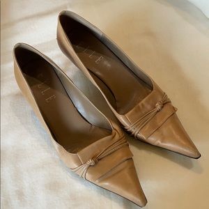 Elle pumps